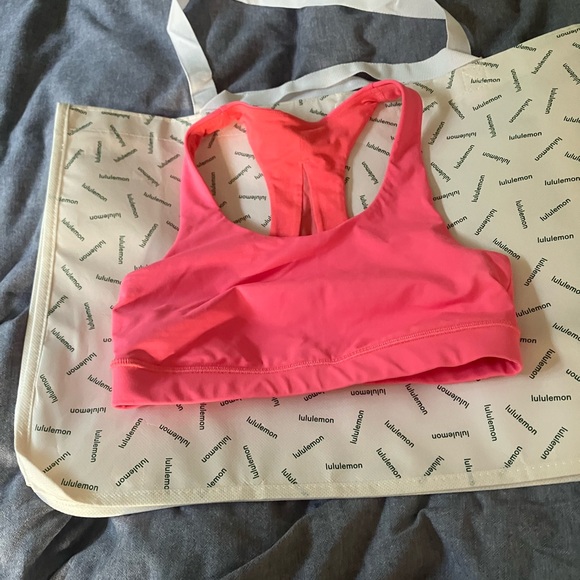 EUC Lululemon Invigorate Bra, Sz 4, Flash Light Tone - Picture 3 of 6